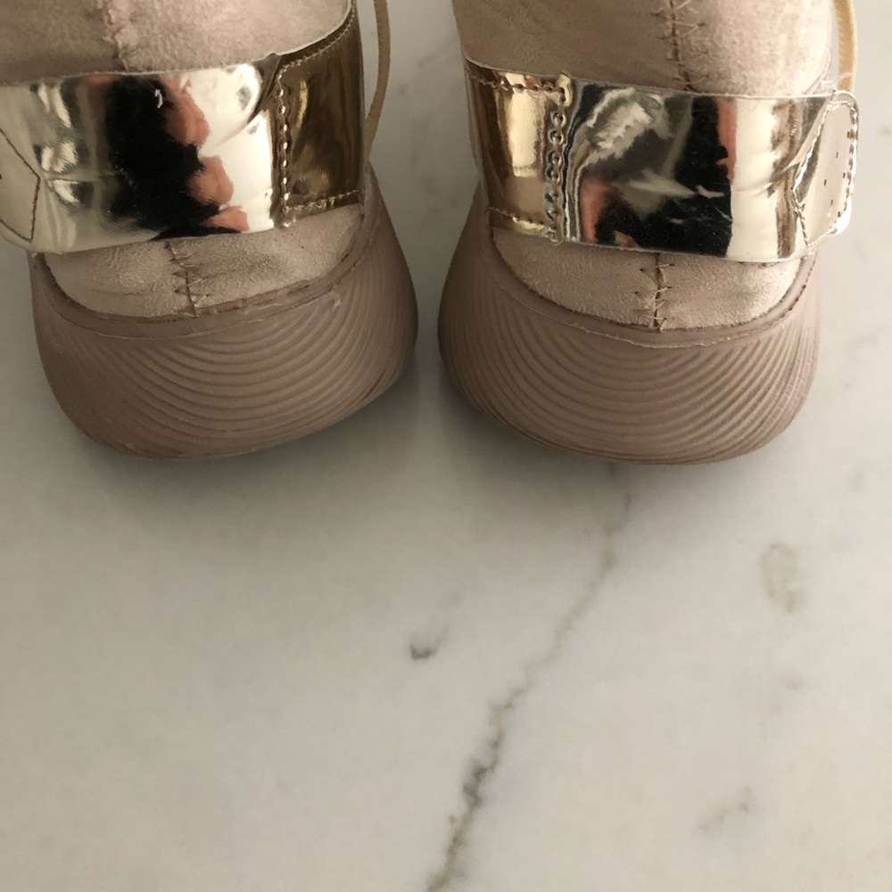 Sneaker - Picture 4 of 4